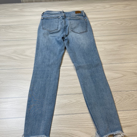 Judy Blue JB8843 Shark-bite Frayed Hem High Rise Medium Wash Jeans Size 3/26 - Picture 4 of 13